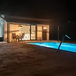 Muinos Pool&garden En Tuy Muy Cerca De Portugal بيت للعطل