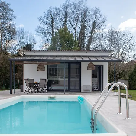 Muinos Pool&garden En Tuy Muy Cerca De Portugal