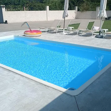 Muinos Pool&garden En Tuy Muy Cerca De Portugal 투이