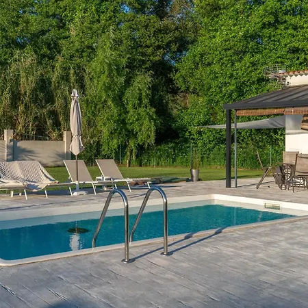 Muinos Pool&garden En Tuy Muy Cerca De Portugal 펜션 *