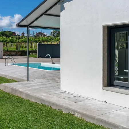 Muinos Pool&garden En Tuy Muy Cerca De Portugal