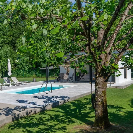 펜션 Muinos Pool&garden En Tuy Muy Cerca De Portugal 투이